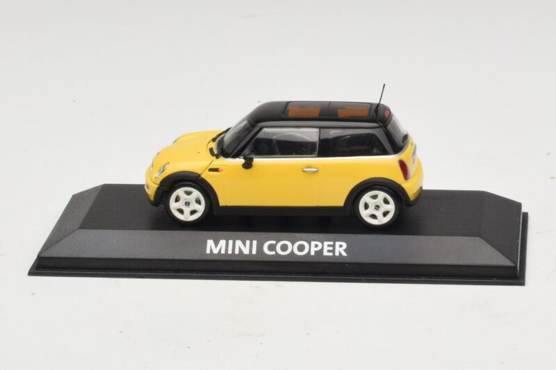 Mini Cooper S R53 Jaune Avec Toit Noir Minichamps 1:43 MINI031 Métal