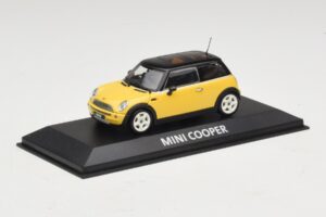 Mini Cooper S R53 Jaune Avec Toit Noir Minichamps 1:43 MINI031 Métal — image 2 sur 4
