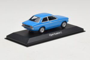 Opel Kadett C Bleu Maxichamps 1:43 940045601 Métal — image 2 sur 5