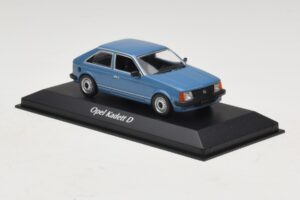 Opel Kadett D Bleu Maxichamps 1:43 940044100 Métal — image 3 sur 5