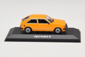 Opel Kadett D Orange Maxichamps 1:43 940044101 Métal