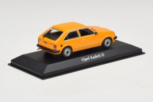 Opel Kadett D Orange Maxichamps 1:43 940044101 Métal — image 2 sur 5