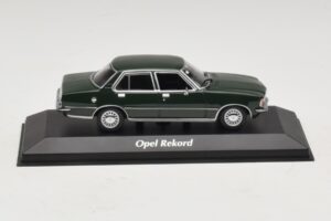 Opel Rekord D Vert Foncé Maxichamps 1:43 940044001 Métal
