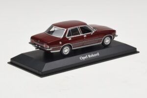 Opel Rekord D Rouge Foncé Maxichamps 1:43 940044000 Métal — image 2 sur 5