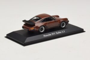 Porsche 911 930 Turbo 3.3 Marron Maxichamps 1:43 940069001 Métal — image 2 sur 5