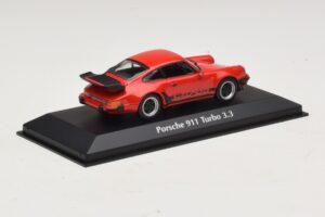 Porsche 911 930 Turbo 3.3 Rouge Maxichamps 1:43 940069000 Métal — image 2 sur 5