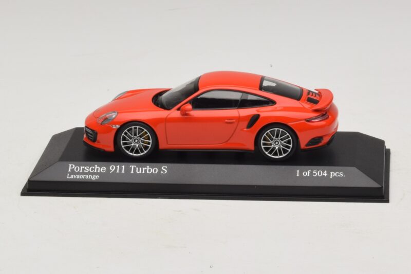 Porsche 911 991.1 Turbo S Orange Minichamps 1:43 410067171 Métal