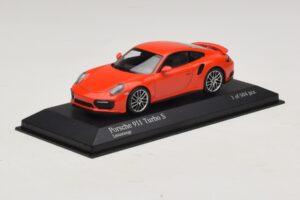Porsche 911 991.1 Turbo S Orange Minichamps 1:43 410067171 Métal — image 2 sur 5