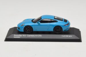 Porsche 911 991.2 Carrera 4 GTS Miami Blue Minichamps 1:43 410067322 Métal