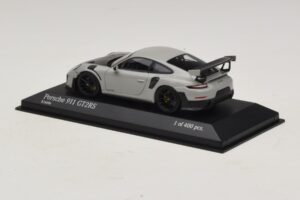 Porsche 911 991.2 GT2 RS Chalk Minichamps 1:43 410067237 Métal — image 3 sur 5