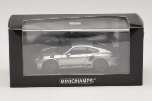 Porsche 911 991.2 GT3 RS Argent Minichamps 1:43 410067020 Métal — image 5 sur 5