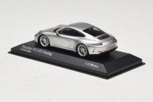 Porsche 911 991.2 GT3 Touring Argent Minichamps 1:43 410067422 Métal — image 3 sur 5