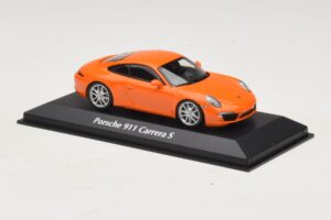 Porsche 911 991 Carrera S Orange Maxichamps 1:43 940060221 Métal — image 3 sur 5