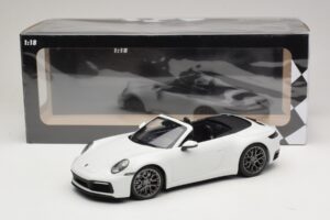 Porsche 911 992 Carrera 4S Cabriolet Blanc Minichamps 1:18 155067330 Métal — image 6 sur 6