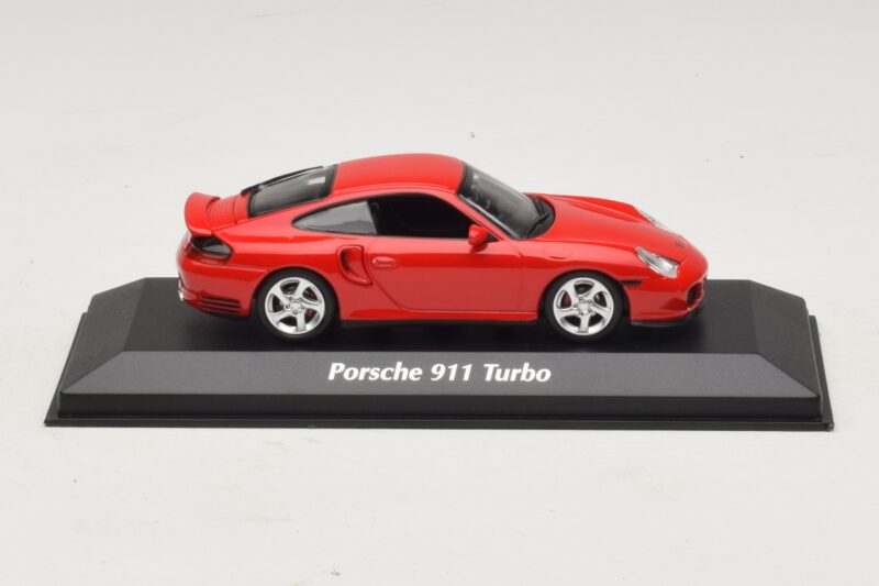 Porsche 911 996 Turbo Rouge Maxichamps 1:43 940069300 Métal