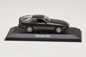 Porsche 924 Marron Métallisé Maxichamps 1:43 Porsche 924 Marron Métallisé Maxichamps 1:43 940062121 Métal