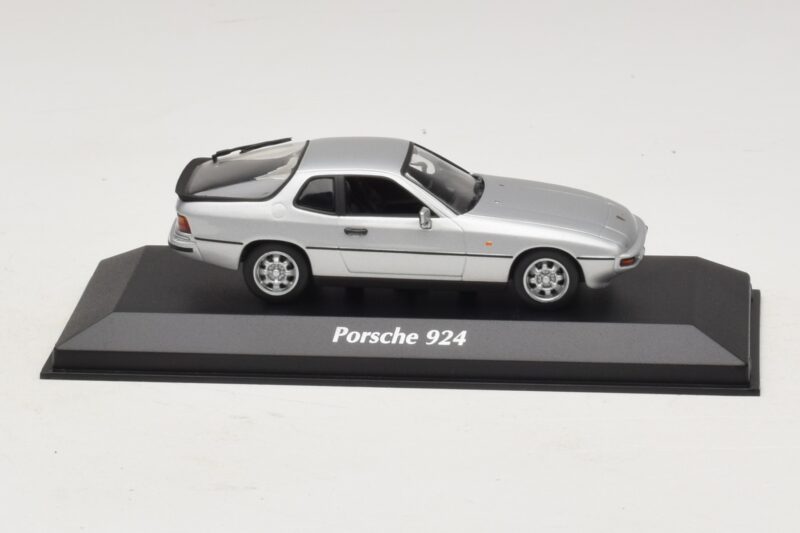 Porsche 924 Argent Maxichamps 1:43 940062120 Métal