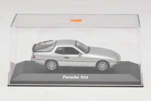 Porsche 924 Argent Maxichamps 1:43 940062120 Métal — image 4 sur 5