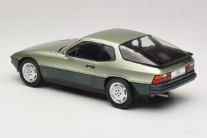 Porsche 924 Turbo Vert Clair & Vert Foncé MCG 1:18 MCG18660 Métal — image 5 sur 6