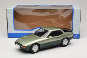 Porsche 924 Turbo Vert Clair & Vert Foncé MCG 1:18 MCG18660 Métal — image 6 sur 6