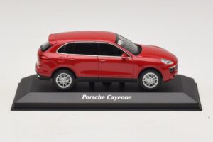 Porsche Cayenne 958 Rouge Maxichamps 1:43 Porsche Cayenne 958 Rouge Maxichamps 1:43 940063200 Métal