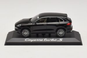 Porsche Cayenne 958 Turbo S Noir Minichamps 1:43 WAP0200220E Métal