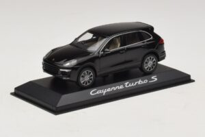 Porsche Cayenne 958 Turbo S Noir Minichamps 1:43 WAP0200220E Métal — image 2 sur 5