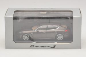 Porsche Panamera 970 S Marron Métallisé Minichamps 1:43 WAP0203400E Métal — image 5 sur 5