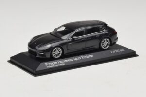 Porsche Panamera 971 4 E-Hybrid Sport Turismo Gris Minichamps 1:43 410066112 Métal — image 2 sur 5