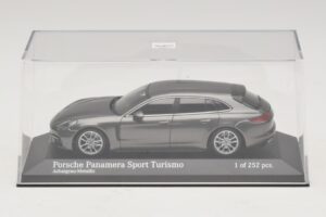 Porsche Panamera 971 Sport Turismo 4S Gris Minichamps 1:43 410066111 Métal — image 4 sur 5