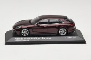 Porsche Panamera 971 Sport Turismo 4S Rouge Minichamps 1:43 Porsche Panamera 971 Sport Turismo 4S Rouge Minichamps 1:43 410066110 Métal