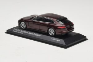 Porsche Panamera 971 Sport Turismo 4S Rouge Minichamps 1:43 410066110 Métal — image 3 sur 5