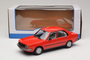 Renault 18 Rouge MCG 1:18 MCG18595 Métal — image 6 sur 6