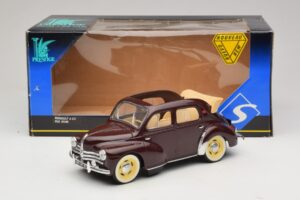 Renault 4CV Marron Solido 1:18 8048 Métal — image 6 sur 6