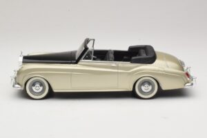 Rolls-Royce Silver Cloud II Argent Solido 1:18 8006 Métal — image 3 sur 6