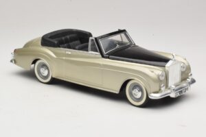 Rolls-Royce Silver Cloud II Argent Solido 1:18 8006 Métal — image 4 sur 6