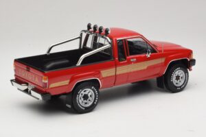 Toyota Hilux N50 Xtra Cab 4x4 Rouge KK-Scale 1:18 KKDC181562 Métal — image 2 sur 6