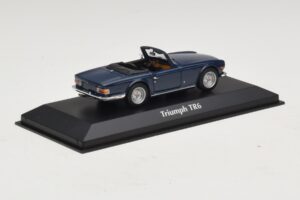 Triumph TR6 Bleu Foncé Maxichamps 1:43 940132570 Métal — image 2 sur 5