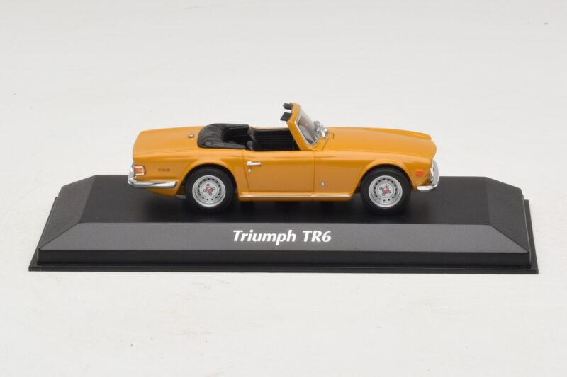Triumph TR6 Orange Maxichamps 1:43 Triumph TR6 Orange Maxichamps 1:43 940132571 Métal