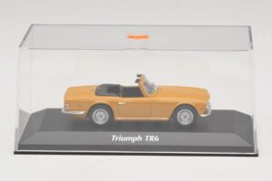 Triumph TR6 Orange Maxichamps 1:43 940132571 Métal — image 4 sur 5