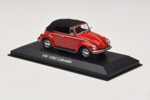 Volkswagen 1302 Cabriolet Rouge Maxichamps 1:43 940055031 Métal — image 3 sur 5