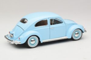 Volkswagen Coccinelle Bleu Bburago 1:18 3381 Métal — image 3 sur 8