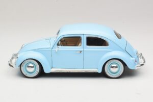 Volkswagen Coccinelle Bleu Bburago 1:18 3381 Métal — image 4 sur 8