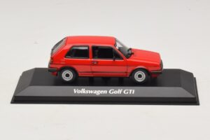 Volkswagen Golf GTI Mk2 Rouge Maxichamps 1:43 940054121 Métal