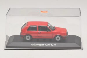 Volkswagen Golf GTI Mk2 Rouge Maxichamps 1:43 940054121 Métal — image 4 sur 5
