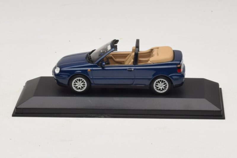 Volkswagen Golf Mk4 Cabriolet Bleu Édition Concessionnaire Minichamps 1:43 GOLF005 Métal