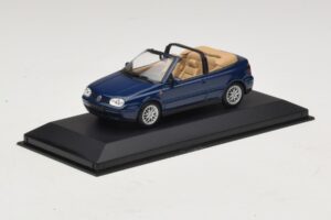 Volkswagen Golf Mk4 Cabriolet Bleu Édition Concessionnaire Minichamps 1:43 GOLF005 Métal — image 2 sur 5
