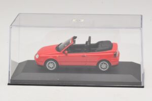 Volkswagen Golf Mk4 Cabriolet Rouge Édition Concessionnaire Minichamps 1:43 GOLF006 Métal — image 4 sur 5