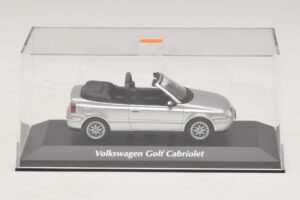 Volkswagen Golf Mk4 Cabriolet Argent Maxichamps 1:43 940058331 Métal — image 4 sur 5
