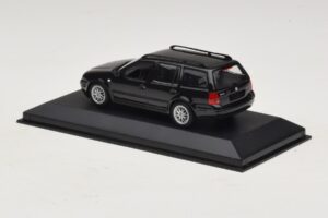 Volkswagen Golf Mk4 Variant Sport Highline BBS Edition Noir Boîte De Remplacement Minichamps 1:43 GOLF008-R1 Métal — image 3 sur 5
